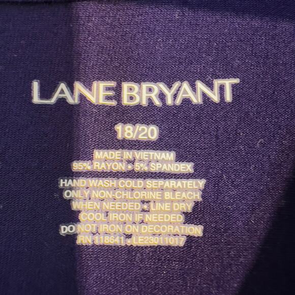 Lane Bryant Sleeveless T-Shirt Woman's 18/20 Cross Graphic Metal Enhancements - Picture 2 of 10